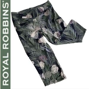 Royal Robbins Hiking Athletic Capris LIKE NEW Sz M
